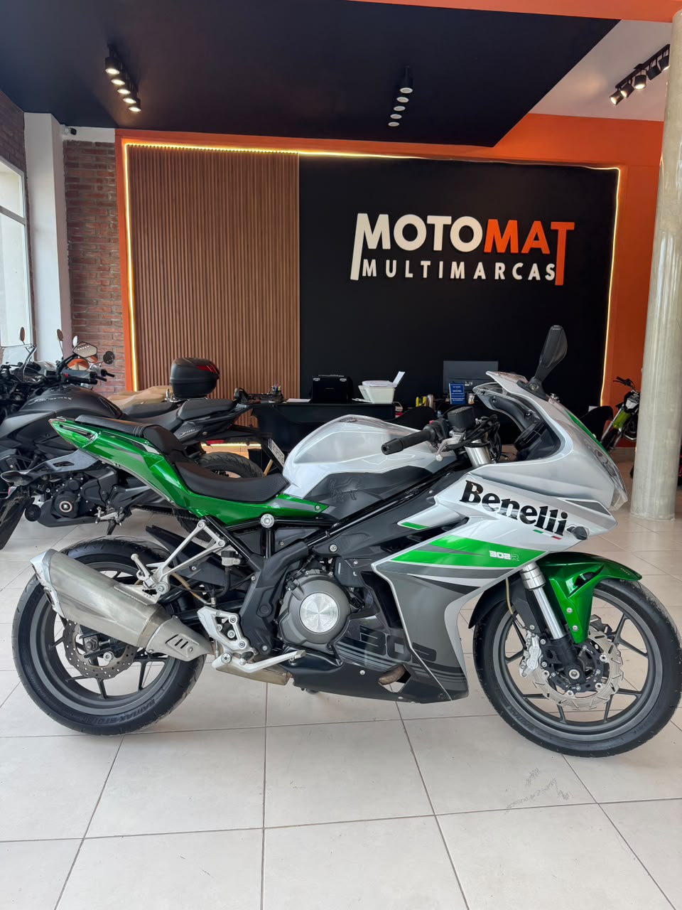 BENELLI 302R · 2022 · BLANCA/VERDE