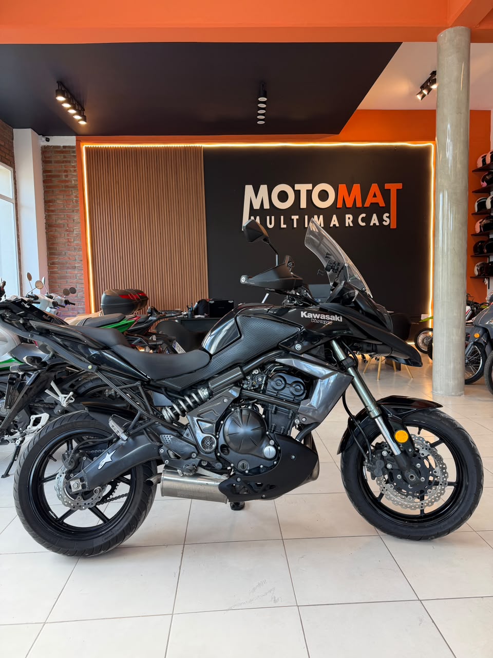 KAWASAKI VERSYS · 2013 · NEGRO